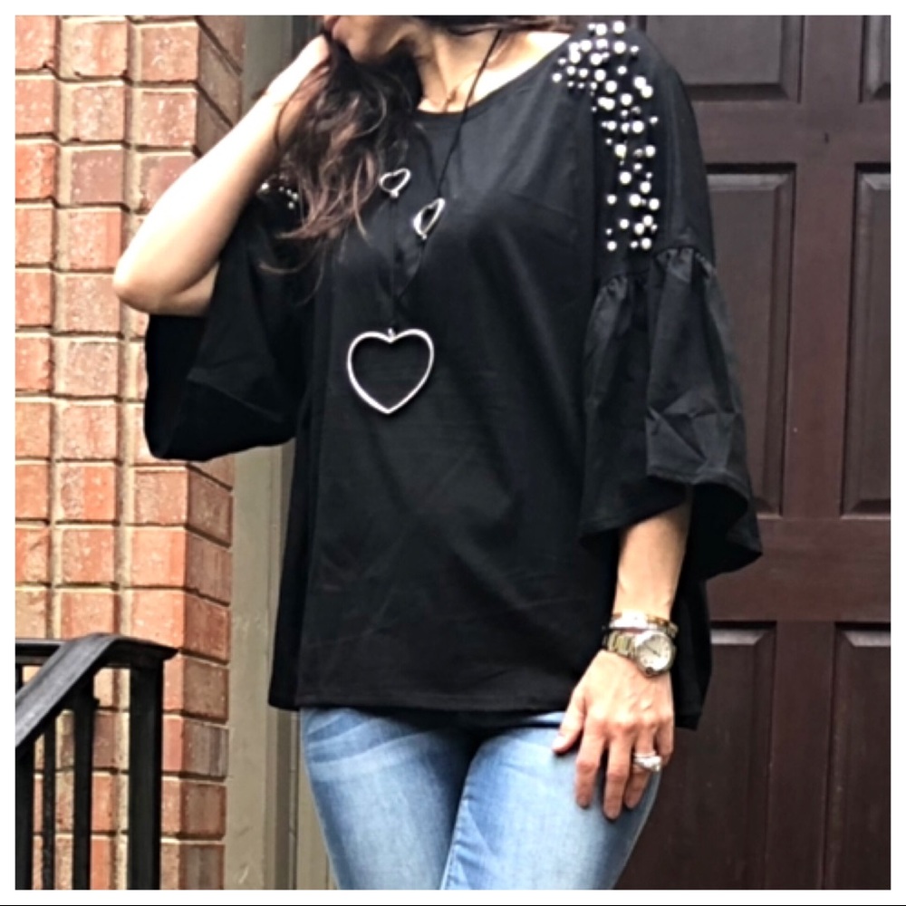 ✨LAST ONE ✨Pearl trim black loose fit top - Picture 2 of 8